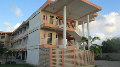 Imagen 12 de 27 de Johanna Castillo Vende Hotel En Pto Cabello 04145951217