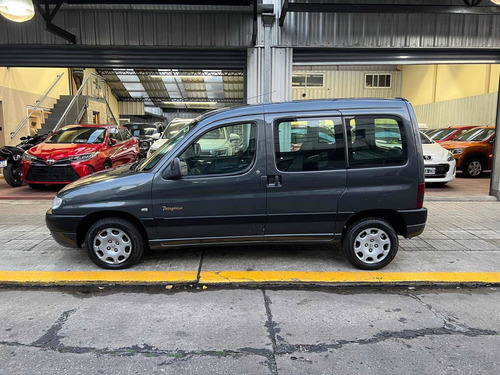 Imagen 2 de 11 de Peugeot Partner Patagónica 1.9d /// 2009 - 252.000km