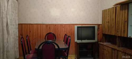 Casa En Venta - 5 Dormitorios 2 Baños - 9 De Julio