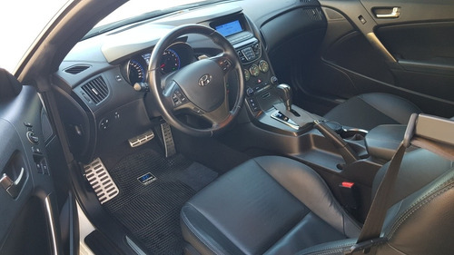 Hyundai Genesis 2015 3.8 Coupe 300cv 8at