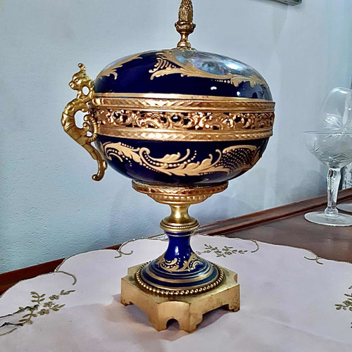 Antigua Caramelera De Porcelana Francesa Sevres