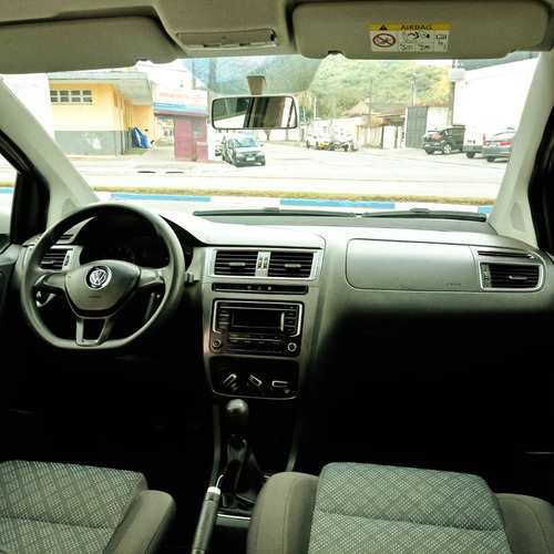 Imagem 9 de 11 de Volkswagen Fox Trendline 1.0 2017 Completo