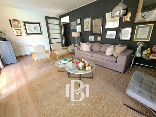 Casa En Venta De 5 Dorm. En Lo Barnechea