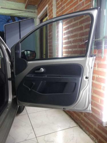 Volkswagen Up! 2016 1.0 Move Up! 75cv 5 P