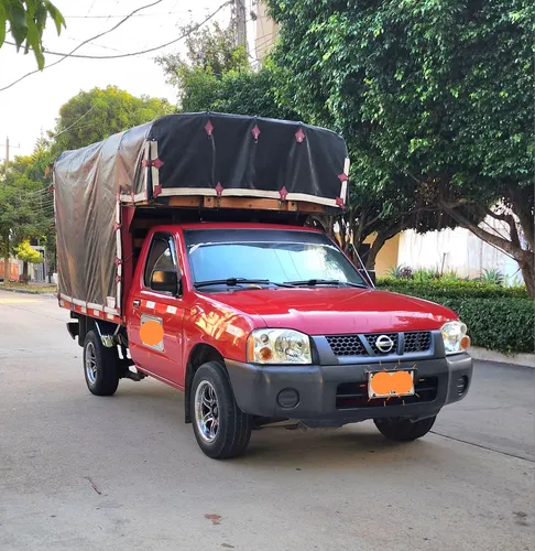 Nissan D22 Np300 2.4 4x2 Estaca 2013