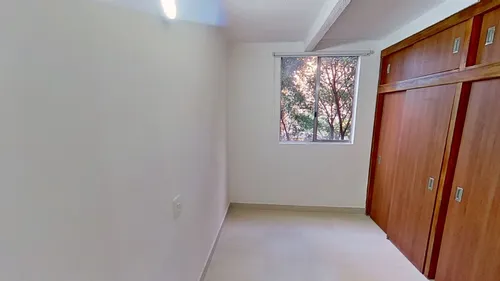Venta En Loma De Los Bernal 66 M2. Medellín.