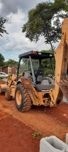 Imagem 3 de 4 de Retroescavadeira Case 580m, 4x4, Ano 2011