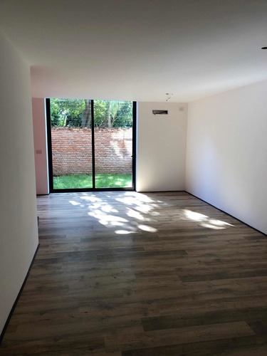 Imagen 3 de 14 de Venta De Duplex En Complejo Copa