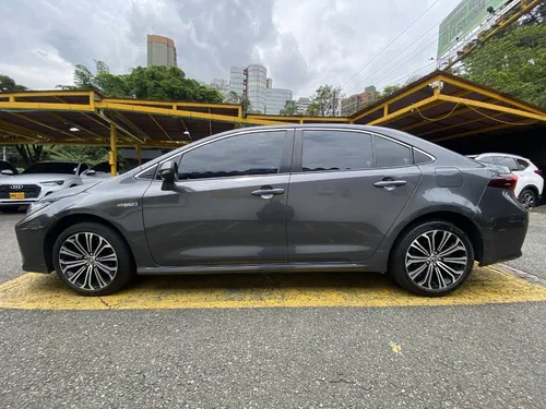 Toyota Corolla 1.8 Se-g Hibrido At 4x2 2022