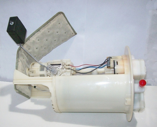 Bomba De Nafta Toyota Yaris 1.5 77020-0d190 Denso Original