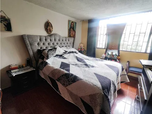 Quiroga: Casa De 3 Pisos + Terraza/ Opción Apartamento Independiente
