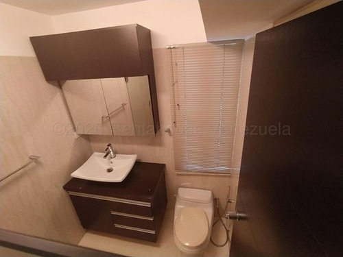 Imagen 14 de 21 de Impecable Apartamento En Lomas De La Alameda!!! #21-1550. Abb