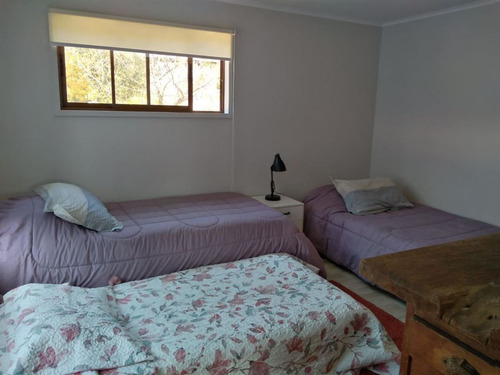 Casa En Venta De 5 Dorm. En Limache