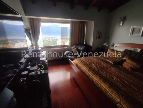 Bella Casa Bien Distribuida De MĂșltiples Niveles En Venta Ubicada En Los Naranjos Del Cafetal 25-6495