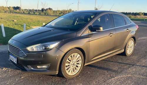 Ford Focus III 2.0 Sedan Titanium At6