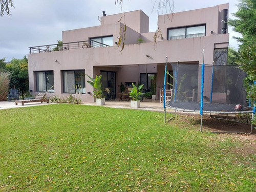 Imagen 16 de 29 de Casa En Venta En Santa Clara - Benavidez - Tigre