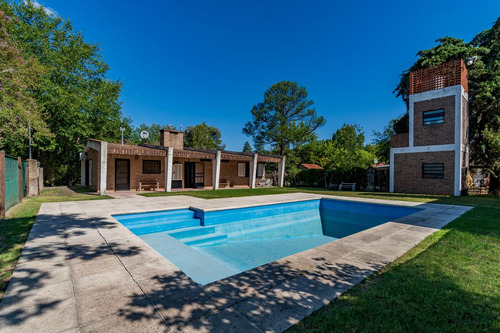 Venta/permuta - Casa De 3 Dormitorios Con Pileta - Cotos De La Alameda, Roldán.