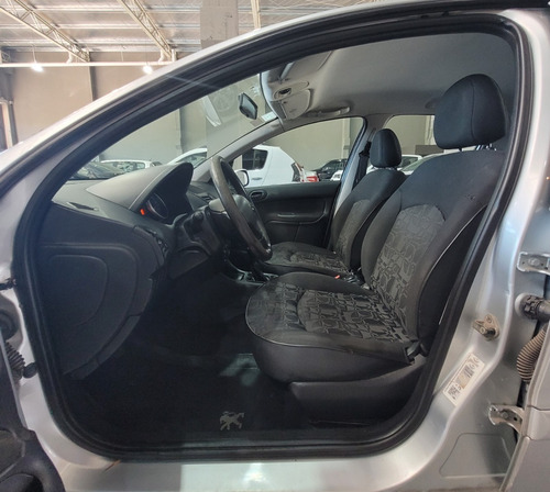 Imagen 7 de 17 de Impecable Peugeot 207 Compact Xs 1.9d Año 2009 Con 141.000km