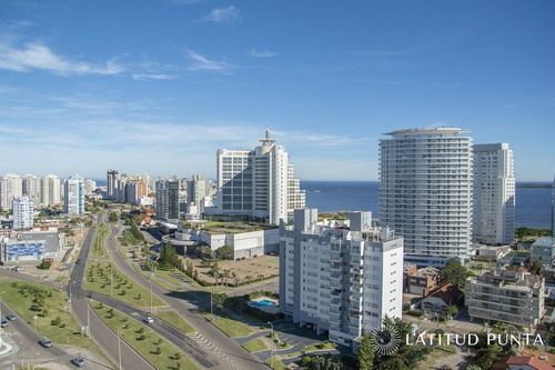 Imagen 19 de 20 de Piso Alto En Alexander Boulevard, 2 Dormitorios