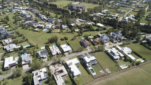 Imagen 26 de 28 de Country Golf Barrio Privado - Venta Terreno - Fisherton, Rosario
