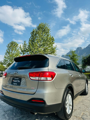 Kia Sorento 2.4 Lx At