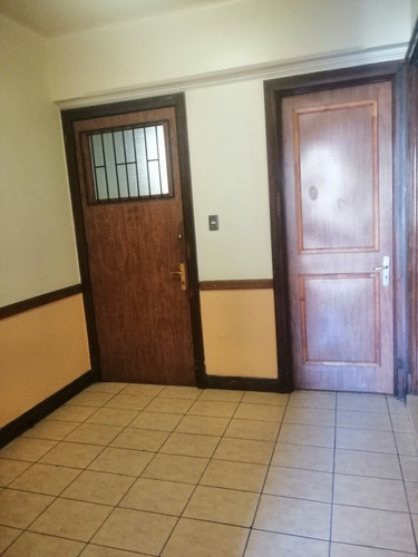 Imagen 4 de 9 de Arriendo Oficina 2 Privados. Agustinas. Santiago