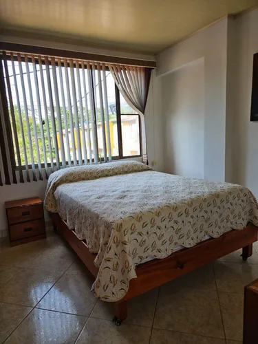 Casa Remodelada, Con Jardín, Sobre Vía Principal, Esquinera Y Con Magnifica Vista.