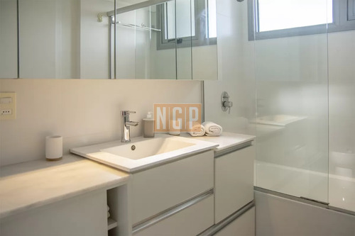 Apartamento En Venta En Torre Esmeralda De 3 Dormitorios , En Punta Del Este