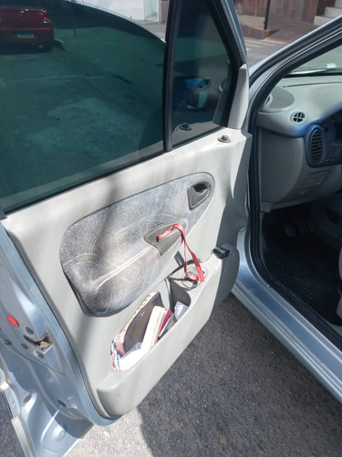 Renault Scenic 1.6 16v Expression Hi-flex 5p