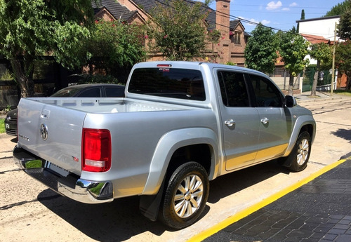 Volkswagen Amarok 4x2 Highline Pack Cuero 2016 Hilux Ranger
