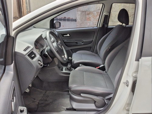 Imagen 9 de 10 de Volkswagen Crossfox 1.6 Trendline (l10) 2014 / Nafta
