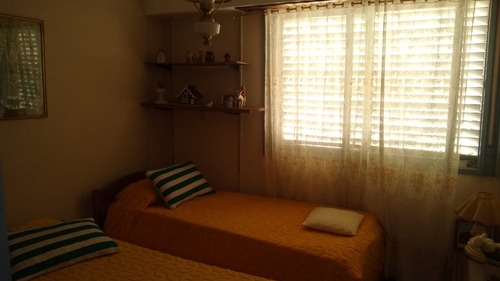 Importante Casa En Venta Con Local Comercial