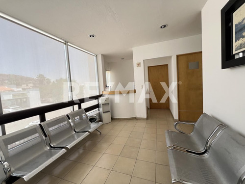 Consultorio - Comercial En Renta