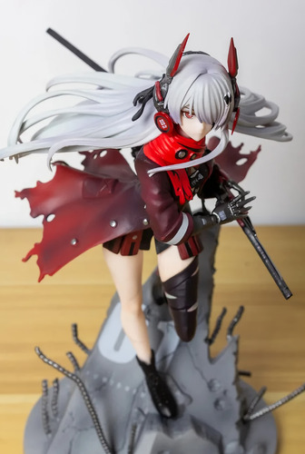 Lucia Crimson Abyss, Figura De Colección, 26 Cm