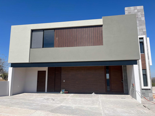 Casa 3 Recámaras 3 Baños, En Fraccionamiento Exclusivo