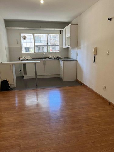 Alquiler Pocitos Apartamento 1 Dormitorio Pb Sin Gastos Comunes 