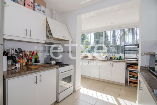 Casa En Venta Carrasco Sur A Una Cuadra De La Rambla (ref: Jpd-7)