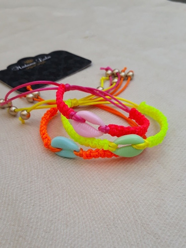 Imagem 4 de 8 de Kit 9 Pulseira Praia Neon Pingente Olho Grego Búzios Atacado