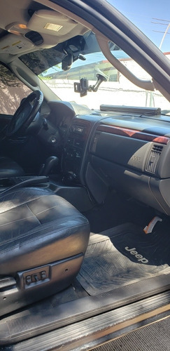 Imagen 11 de 15 de Jeep Grand Cherokee 2004 Limited V8 Qc 4x4 At