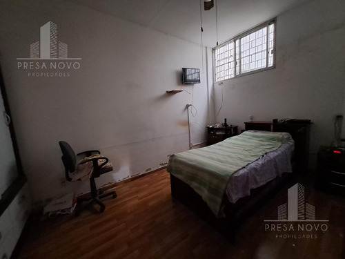 Apartamento En Venta En El Centro Con Patio Exclusivo