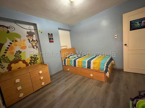 Julio Latouche 25-17840 Apartamento En Venta Prebo Valencia, Amplio, Cómodo E Iluminado, Re-modelado, Semi Amoblado, Cerca C. C. Shopping Center, Planta Electrica.