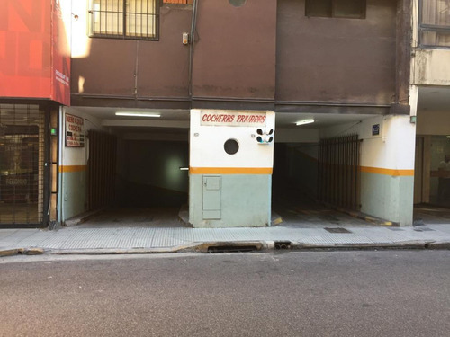 Cochera Fija Cubierta - Calle Paraguay Al 900 Caba