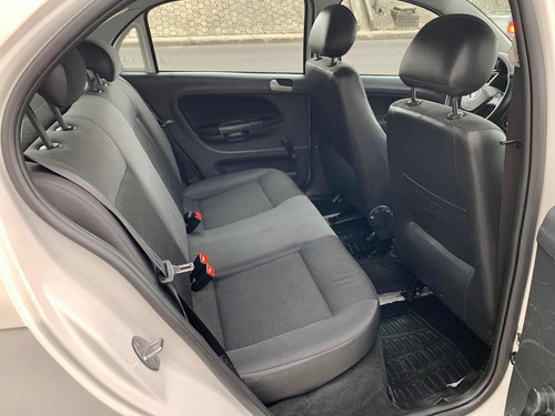 Imagen 8 de 15 de Volkswagen Gol 2018 1.6 Trendline Mt 5 P
