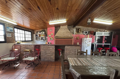 Casa En San Isidro, Barrio Las Carreras
