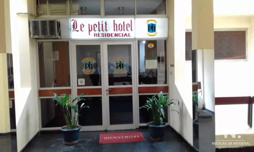 Hotel En Venta ( Ideal Para Hacer Aptos, Esta Frente A La Plaza De Maldonado)