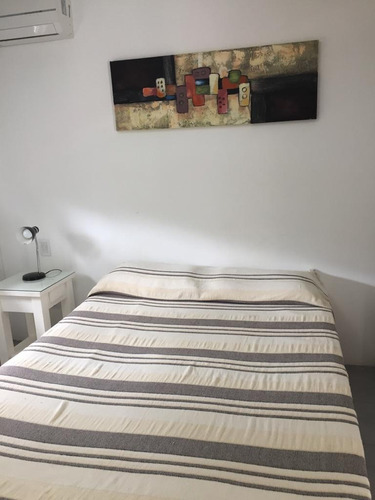 Casa De 5 Ambientes,3 Dormitorios Y 3 Baños Con Pileta Climatizada ( No Termal )