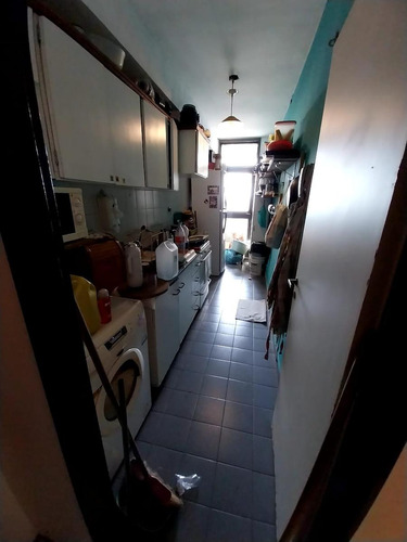 Departamento De Tres Ambientes Con Cochera En Venta En Avellaneda