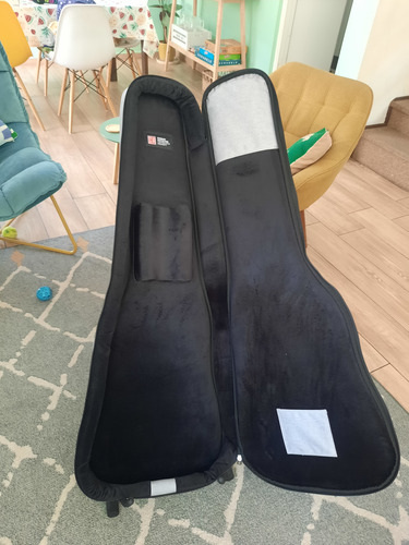 Vendo Guitarra Rivolta Combinata Mas Softcase Original (Usado)