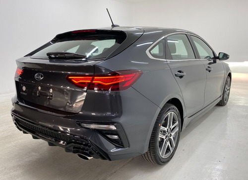 Kia Forte 2.0 Hb Gt At Doble Embrague