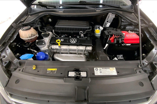 Imagen 10 de 15 de Volkswagen Vento Sedan 4 Pts Comfortline, Tm5, A/ac, Ra-15